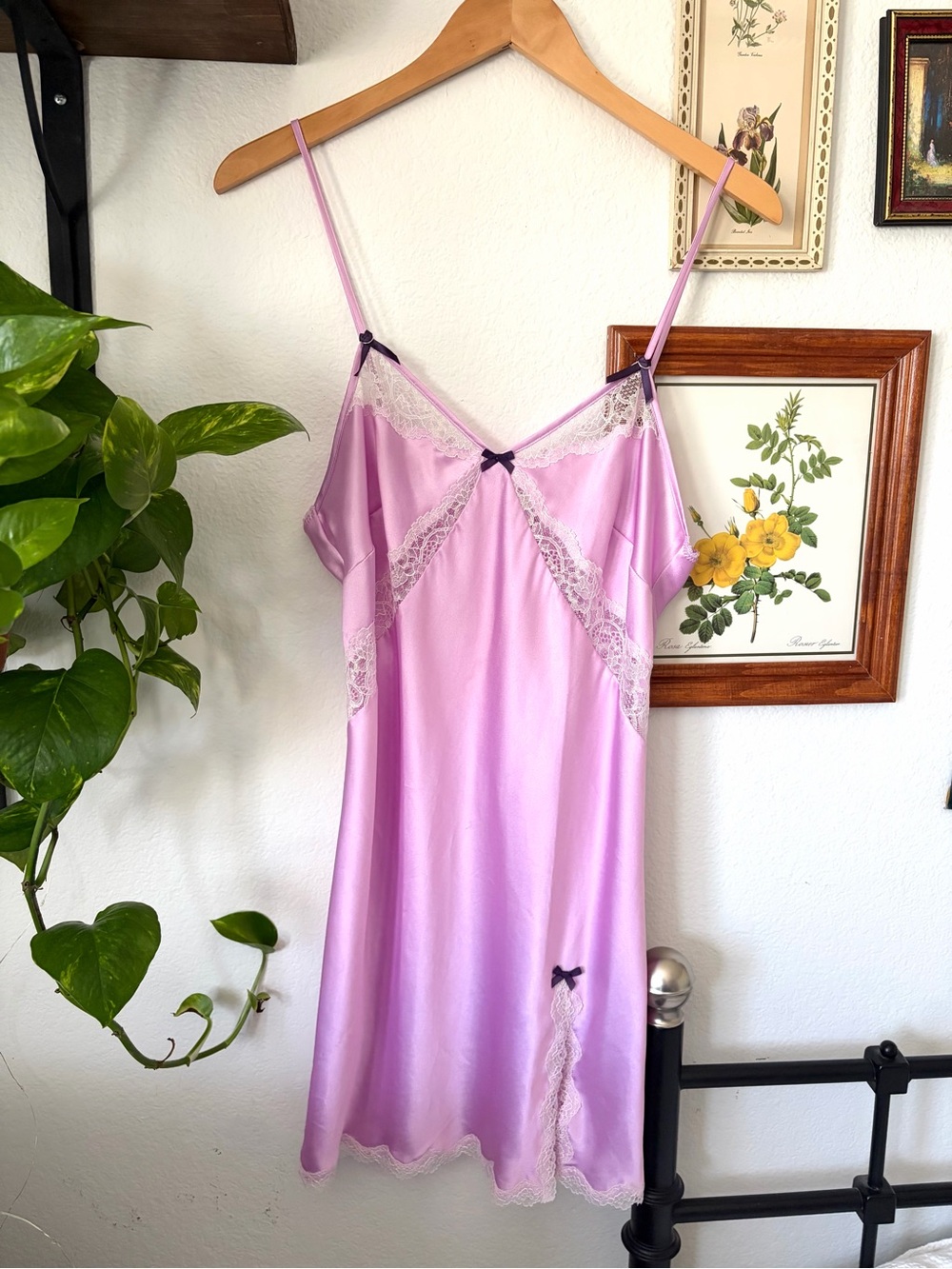 Victoria’s Secret Lilac Lace-Trim Satin Chemise - Medium - Side Slit Mini Slip